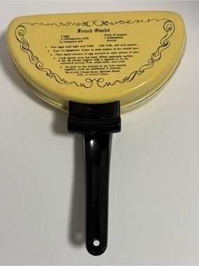 Vintage Mirro Yellow Folding Omelet Pan Recipe Lid USA